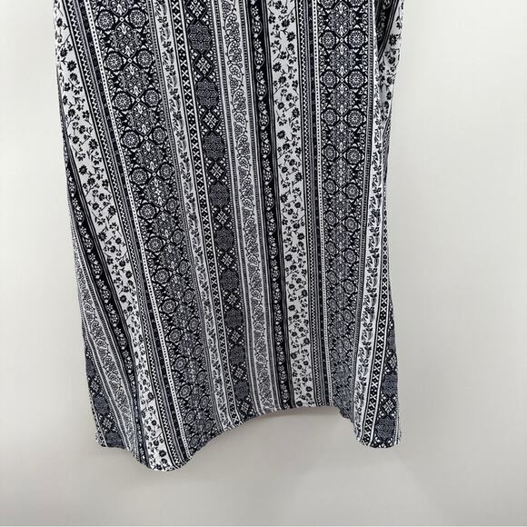 Forever 21 Navy Blue & White Paisley‎ Print Sleeveless Shift Mini Dress Size S - Picture 3 of 8